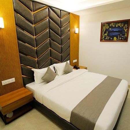 Hotel The Grand Indore Buitenkant foto