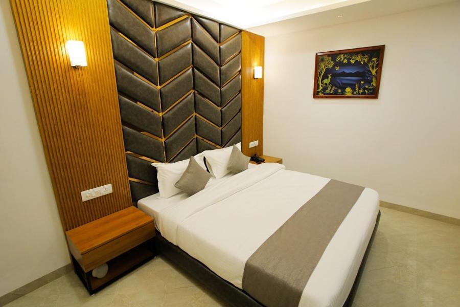 Hotel The Grand Indore Buitenkant foto