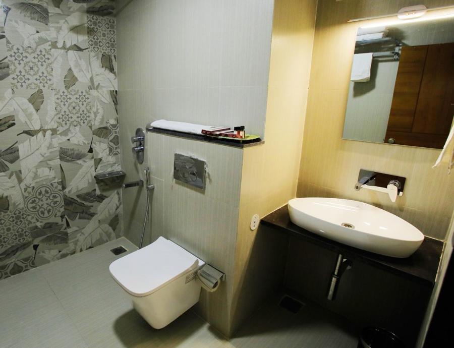 Hotel The Grand Indore Buitenkant foto