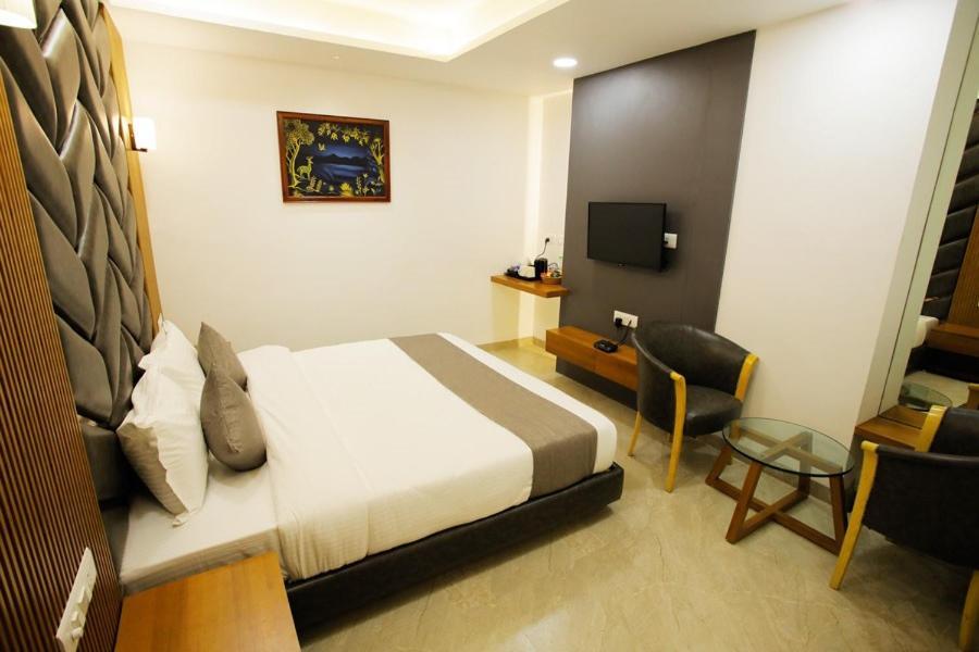 Hotel The Grand Indore Buitenkant foto