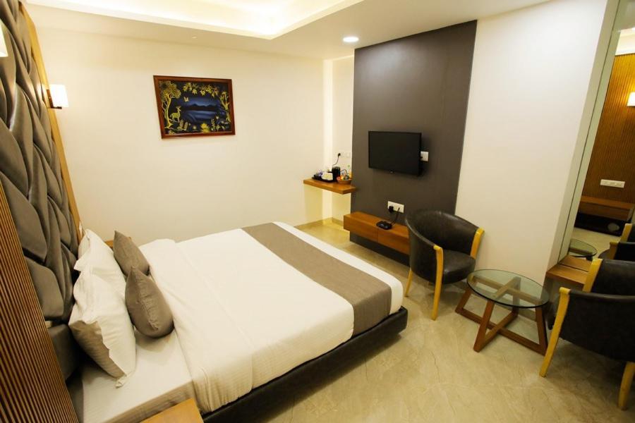 Hotel The Grand Indore Buitenkant foto